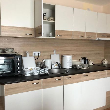 Palace De Luxe Apartments Pomorie Bagian luar foto