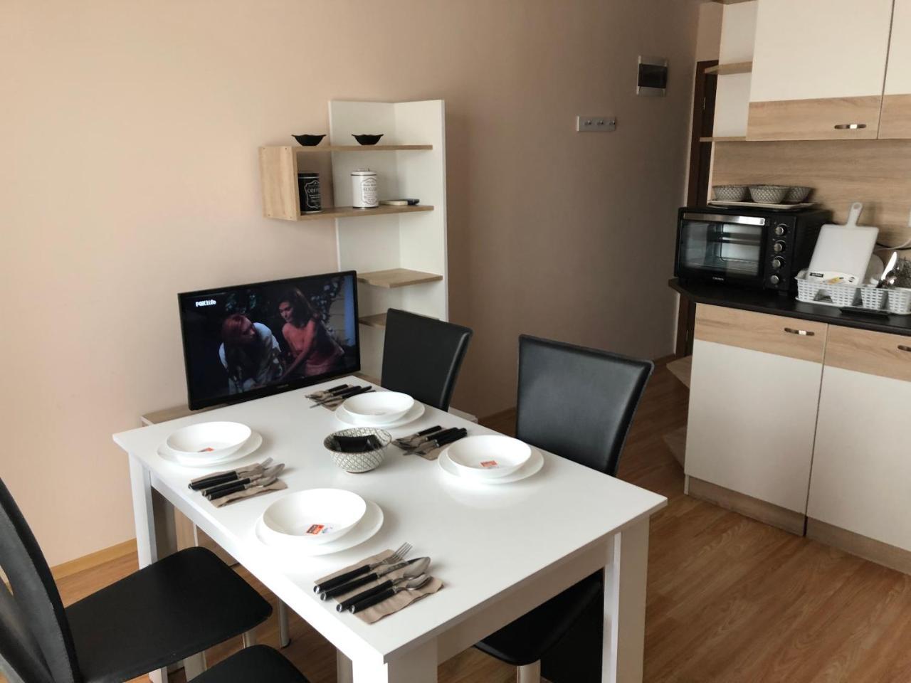 Palace De Luxe Apartments Pomorie Bagian luar foto
